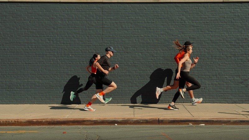Strava and Runna highlight social training benefits and marathon recovery